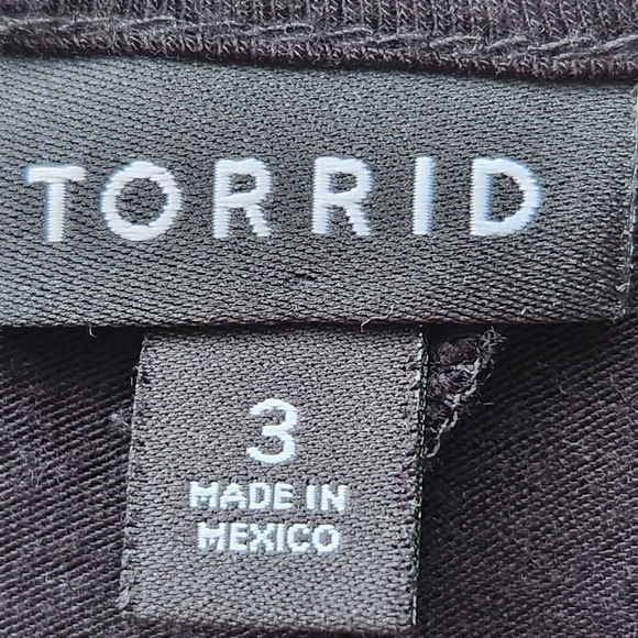 Torrid Top Womens 3X Plus Black Single Cold Shoulder Asymmetrical Rayon Stretch - Picture 8 of 9